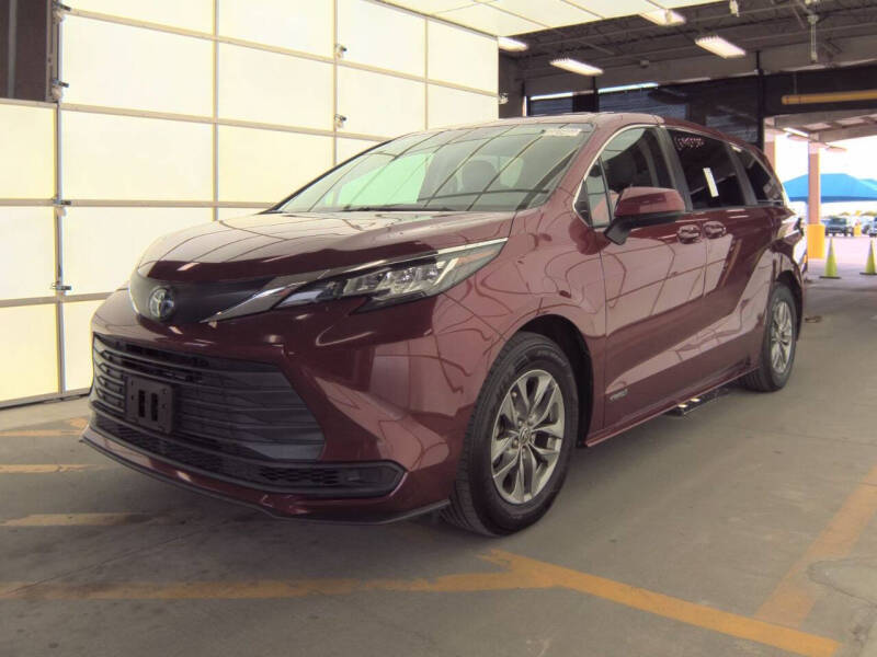 2021 Toyota Sienna LE 8-Passenger