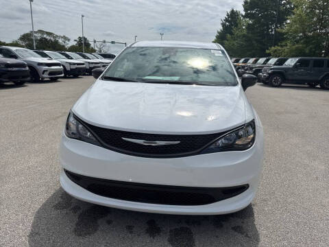 2027 Chrysler Pacifica LX