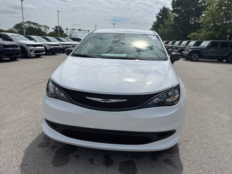 2027 Chrysler Pacifica LX