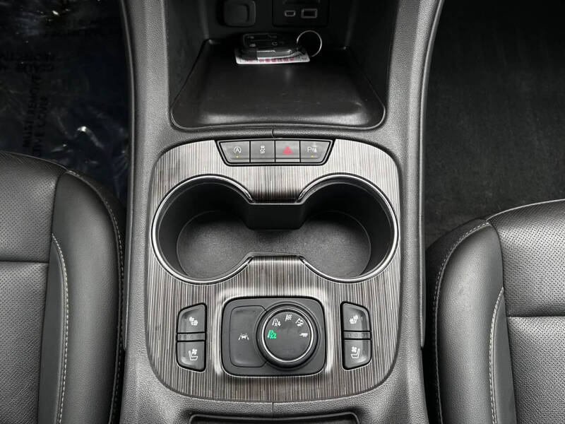 2022 GMC Acadia SLT