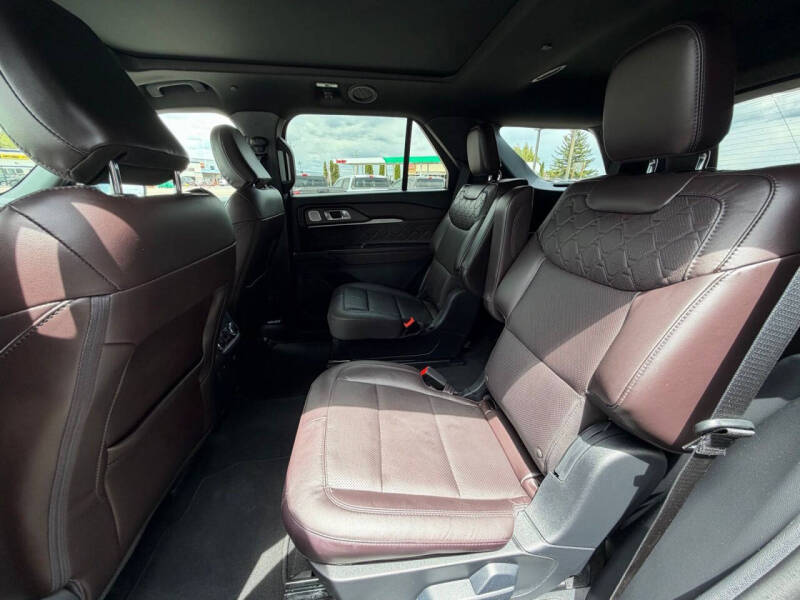2025 Ford Explorer Platinum