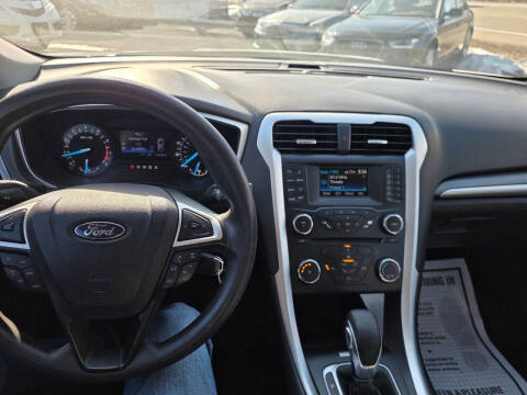 2013 Ford Fusion SE