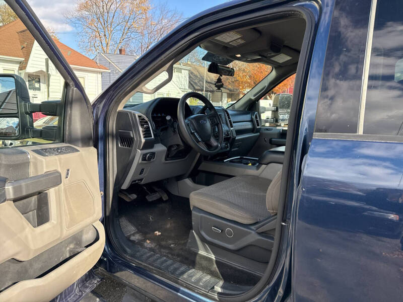 2017 Ford F-250 Super Duty XLT photo 16