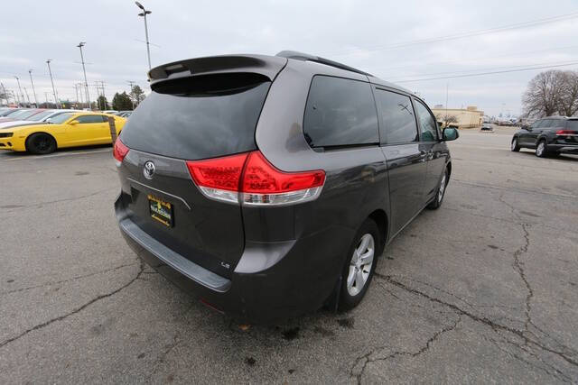 2011 Toyota Sienna LE 8-Passenger
