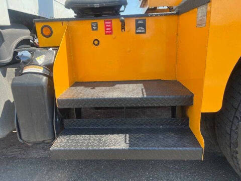 2015 Freightliner M2 106