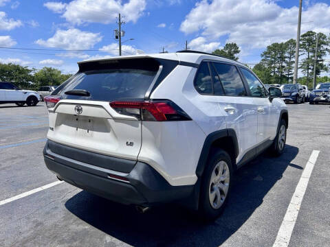 2020 Toyota RAV4 LE