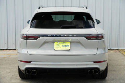 2022 Porsche Cayenne Turbo S E-Hybrid