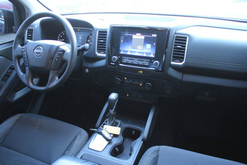 2022 Nissan Frontier SV