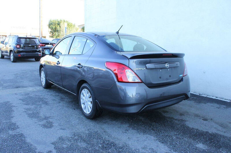 2015 Nissan Versa 1.6 S Plus