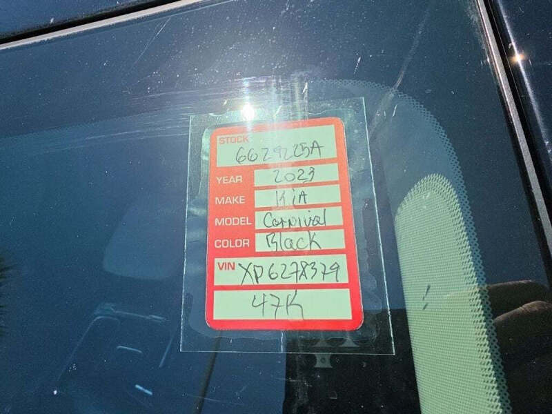 2023 Kia Carnival SX
