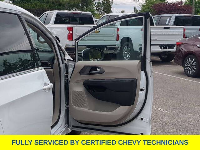 2023 Chrysler Pacifica Touring L