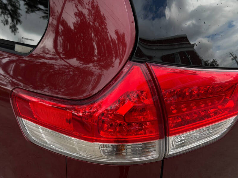 2013 Toyota Sienna XLE 8-Passenger