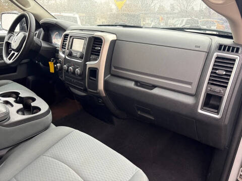 2017 RAM 1500 SLT