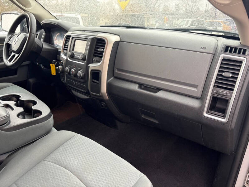 2017 RAM 1500 SLT