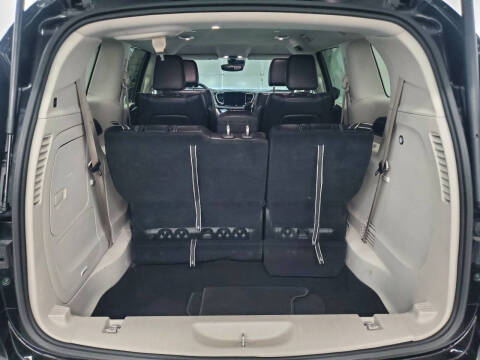 2023 Chrysler Pacifica Plug-In Hybrid Touring L