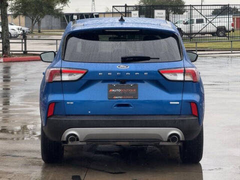 2020 Ford Escape SE