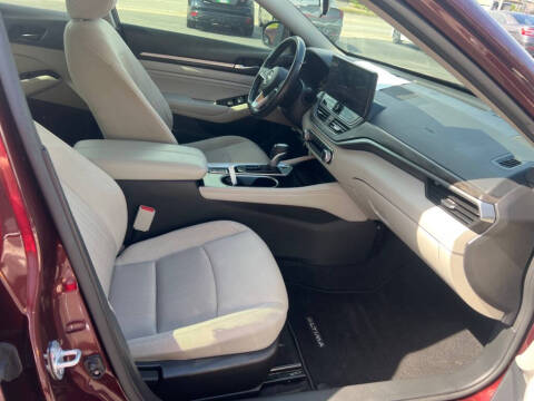 2023 Nissan Altima 2.5 SV