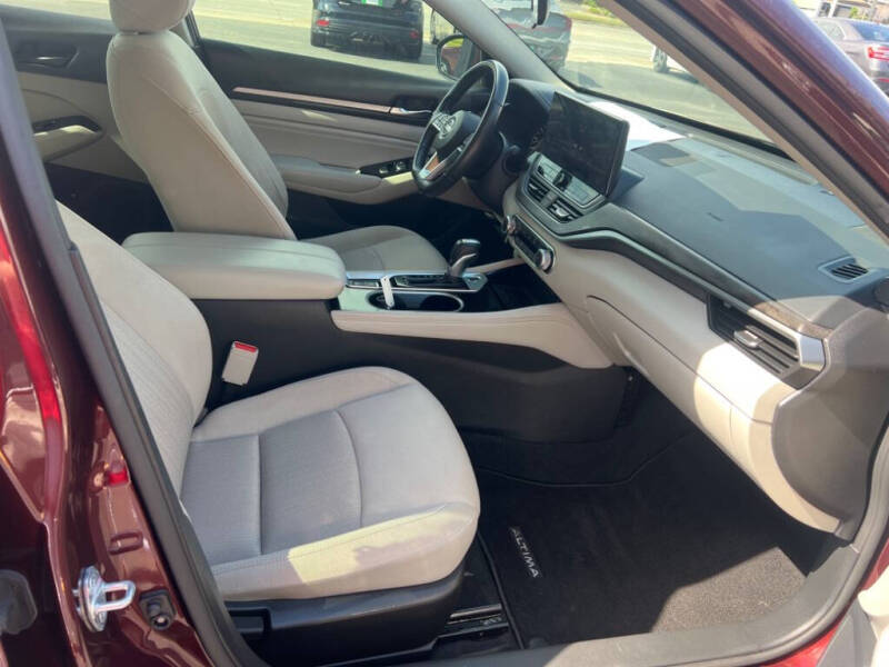 2023 Nissan Altima 2.5 SV