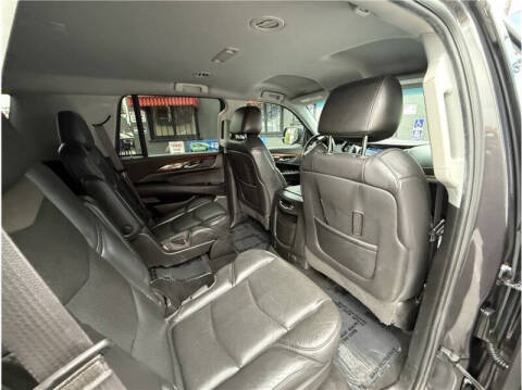 2017 Cadillac Escalade Standard