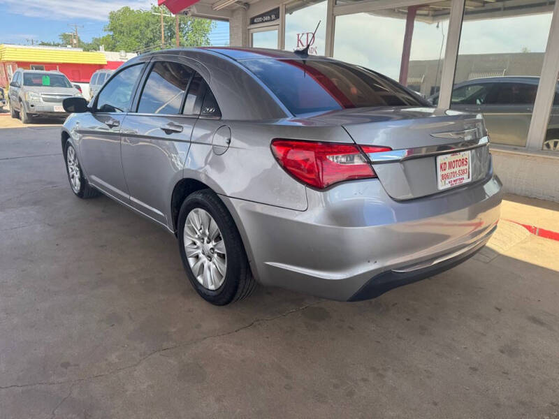 2014 Chrysler 200 LX