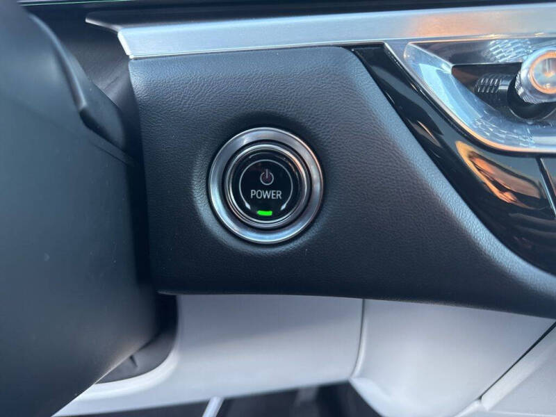 2024 Cadillac LYRIQ Luxury 1