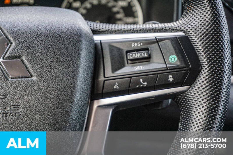 2023 Mitsubishi Outlander SE