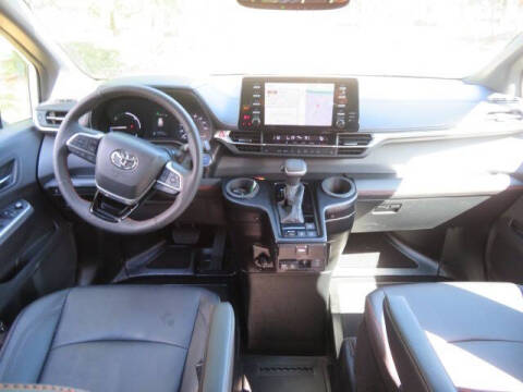 2023 Toyota Sienna XSE 7-Passenger