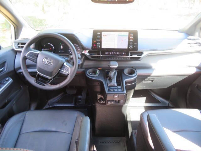 2023 Toyota Sienna XSE 7-Passenger