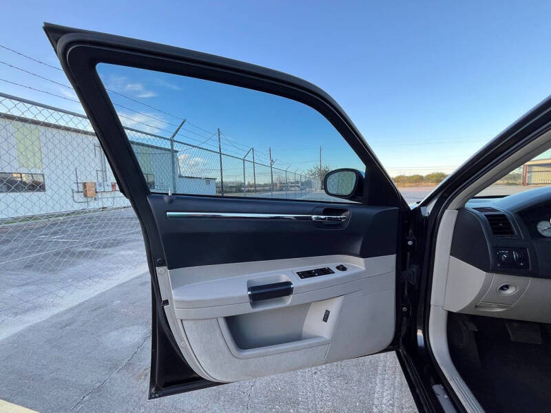 2006 Chrysler 300 SRT-8