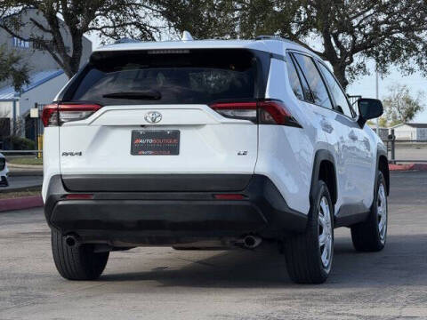 2019 Toyota RAV4 LE