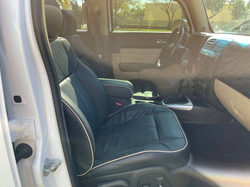 2009 HUMMER H3T Luxury