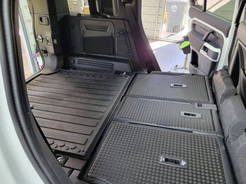 2023 Land Rover Defender 110 30th Anniversary Edition