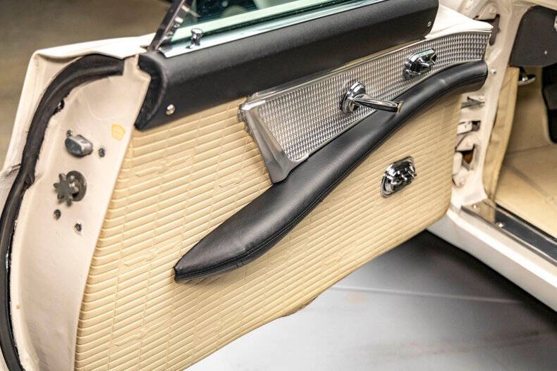 1957 Ford Thunderbird