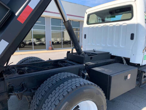 2016 Freightliner M2 106