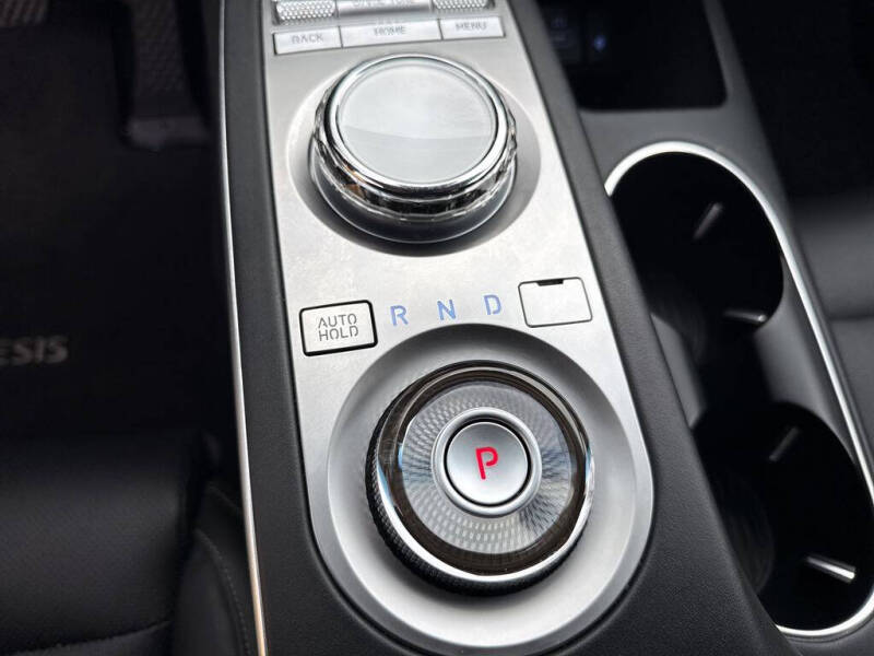 2025 Genesis GV70 2.5T Standard