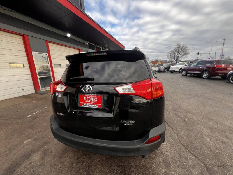 2015 Toyota RAV4 Limited photo 17