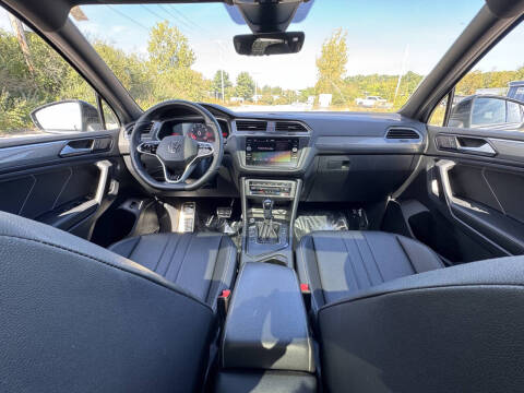 2022 Volkswagen Tiguan SE R-Line Black