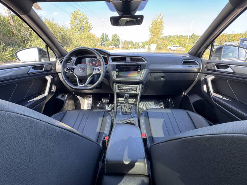 2022 Volkswagen Tiguan SE R-Line Black