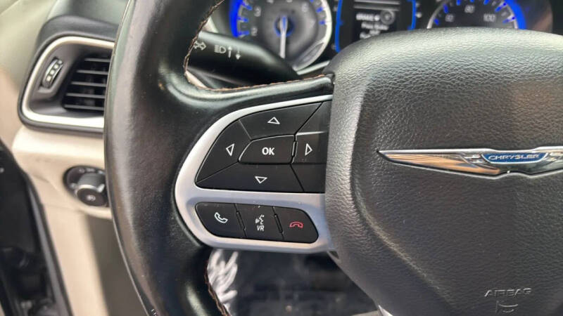2017 Chrysler Pacifica Touring-L
