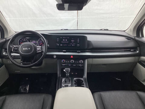 2023 Kia Carnival LX