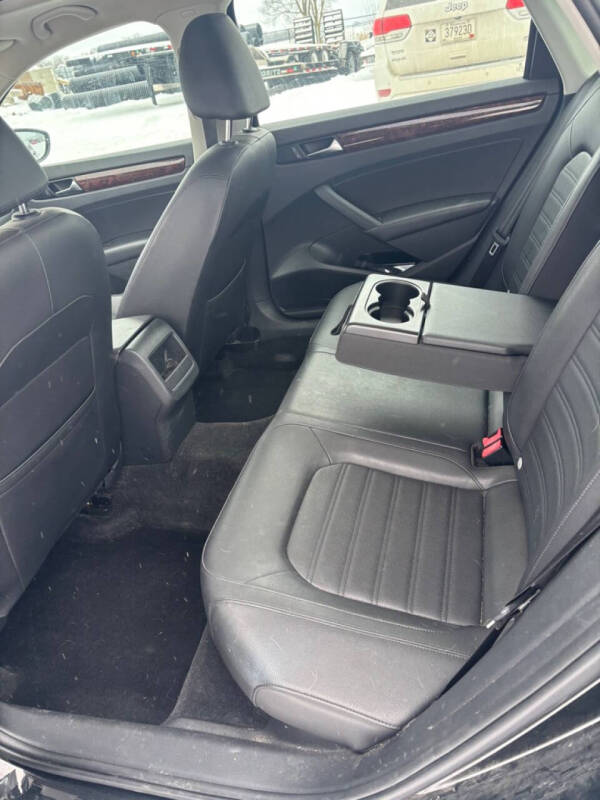 2012 Volkswagen Passat SEL