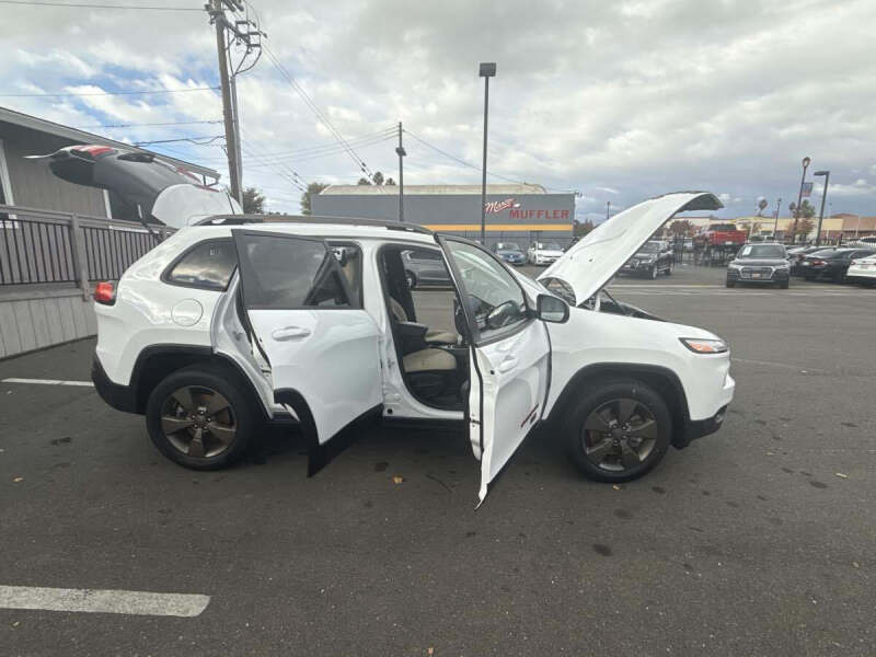 2017 Jeep Cherokee 75th Anniversary