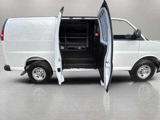 2025 Chevrolet Express 2500