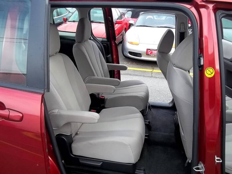 2013 Mazda MAZDA5 Sport