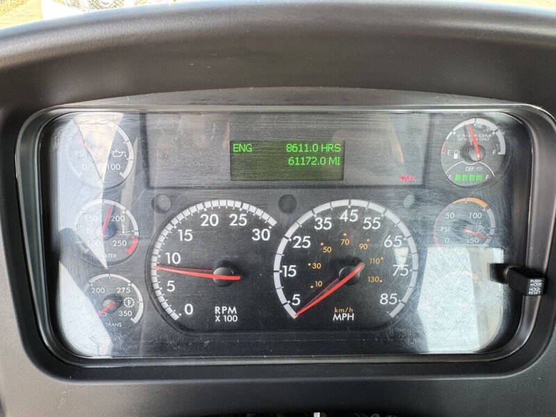 2017 Freightliner M2 106