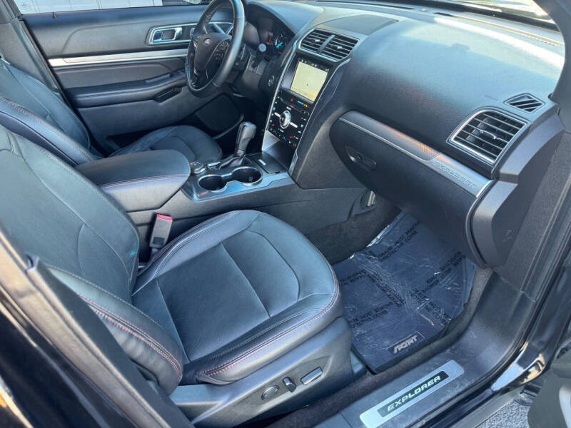 2017 Ford Explorer Sport
