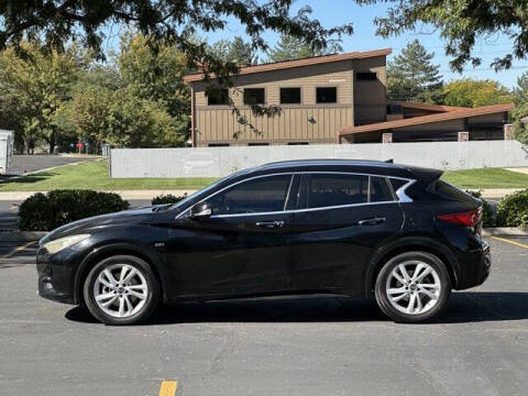 2017 Infiniti QX30 Premium