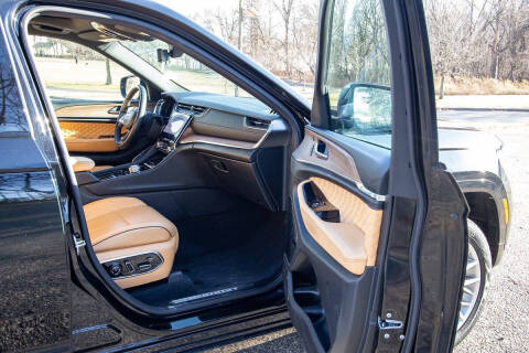 2022 Jeep Grand Cherokee Summit