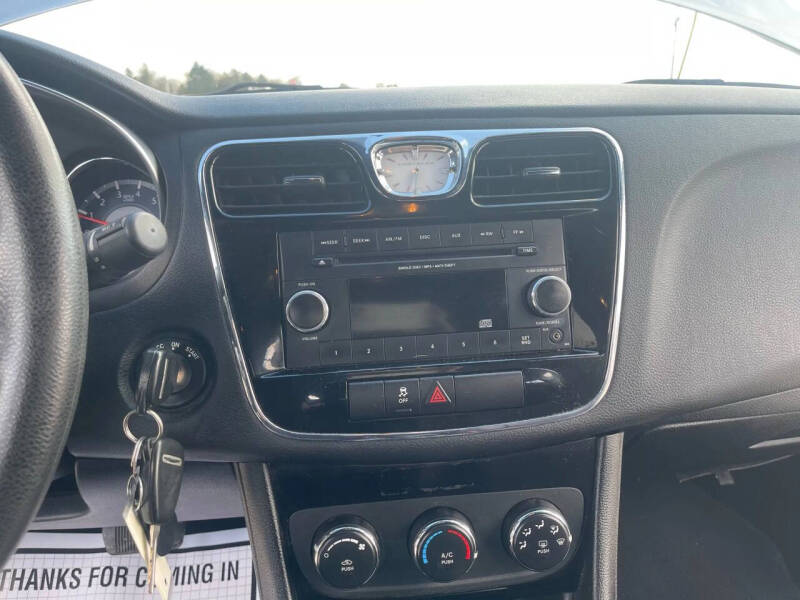 2013 Chrysler 200 LX