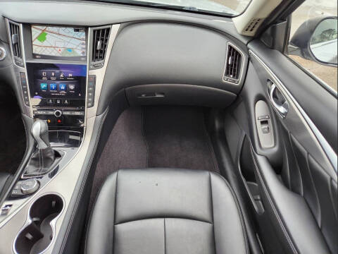 2015 Infiniti Q50 Premium